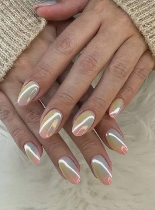 Pearl chrome manicure